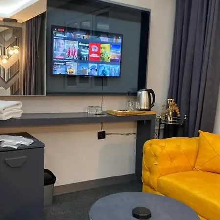 Royal Premium Hotel *