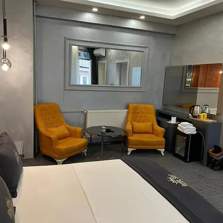 Royal Premium Hotel *