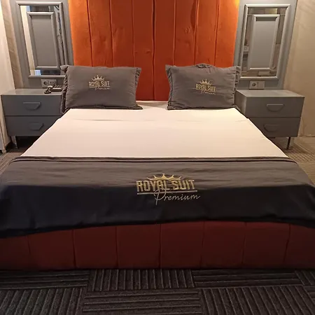Royal Premium Hotell *