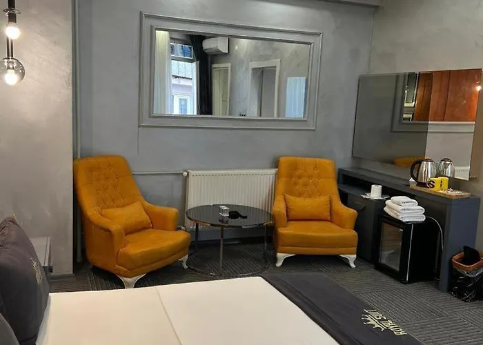 Royal Premium Hotel *